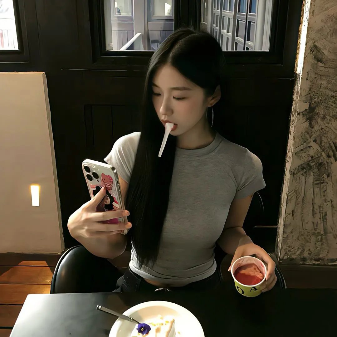 潜伏者封面